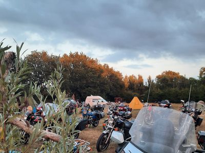 ... kijken naar verschillende motoren ...