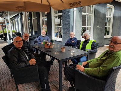 ... groepje motorrijders ...